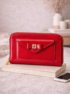 Tory Burch Red Patent Leather Bow Wallet Zip Around Clutch Gold Logo Designer